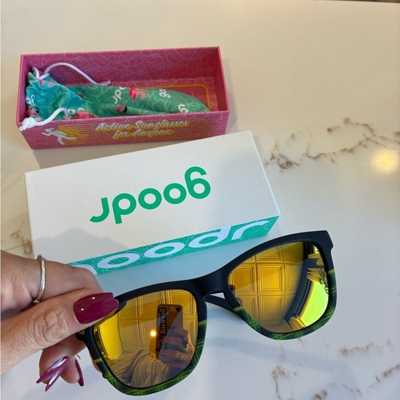 goodr Accessories - Goodr clash of the tartans sunglasses new inbox